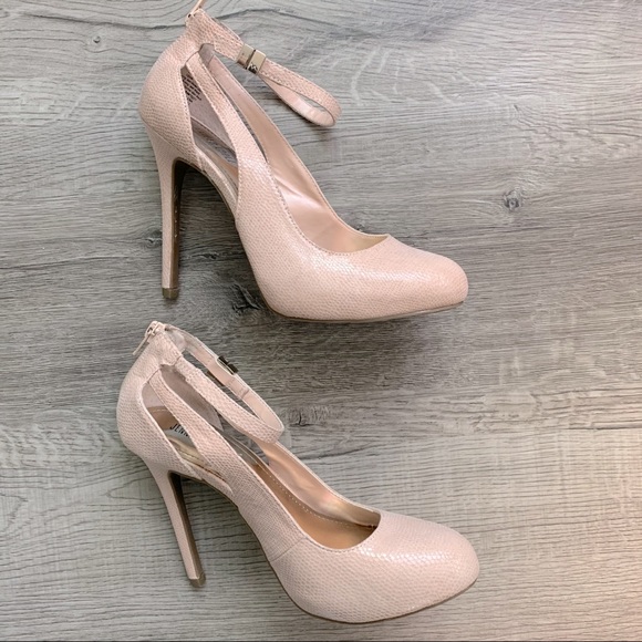 Jennifer Lopez Blush Heels - Picture 4 of 10